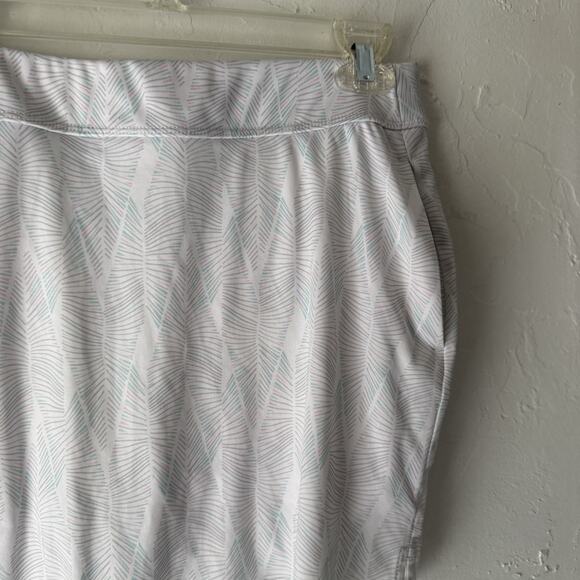 Greg Norman Skort Womens Medium White Aqua Feather Print Golf Activewear Pockets - Picture 2 of 7